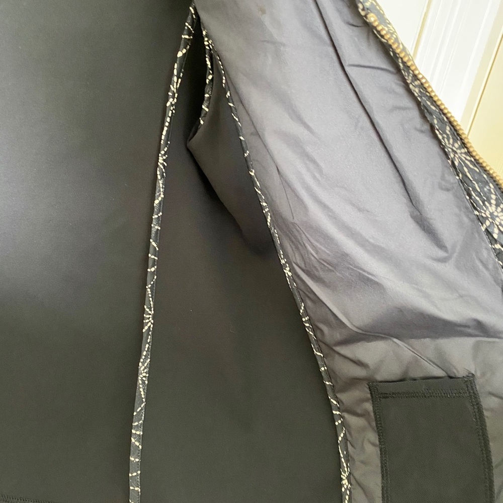 Lululemon Jacket - Picture 9 of 11